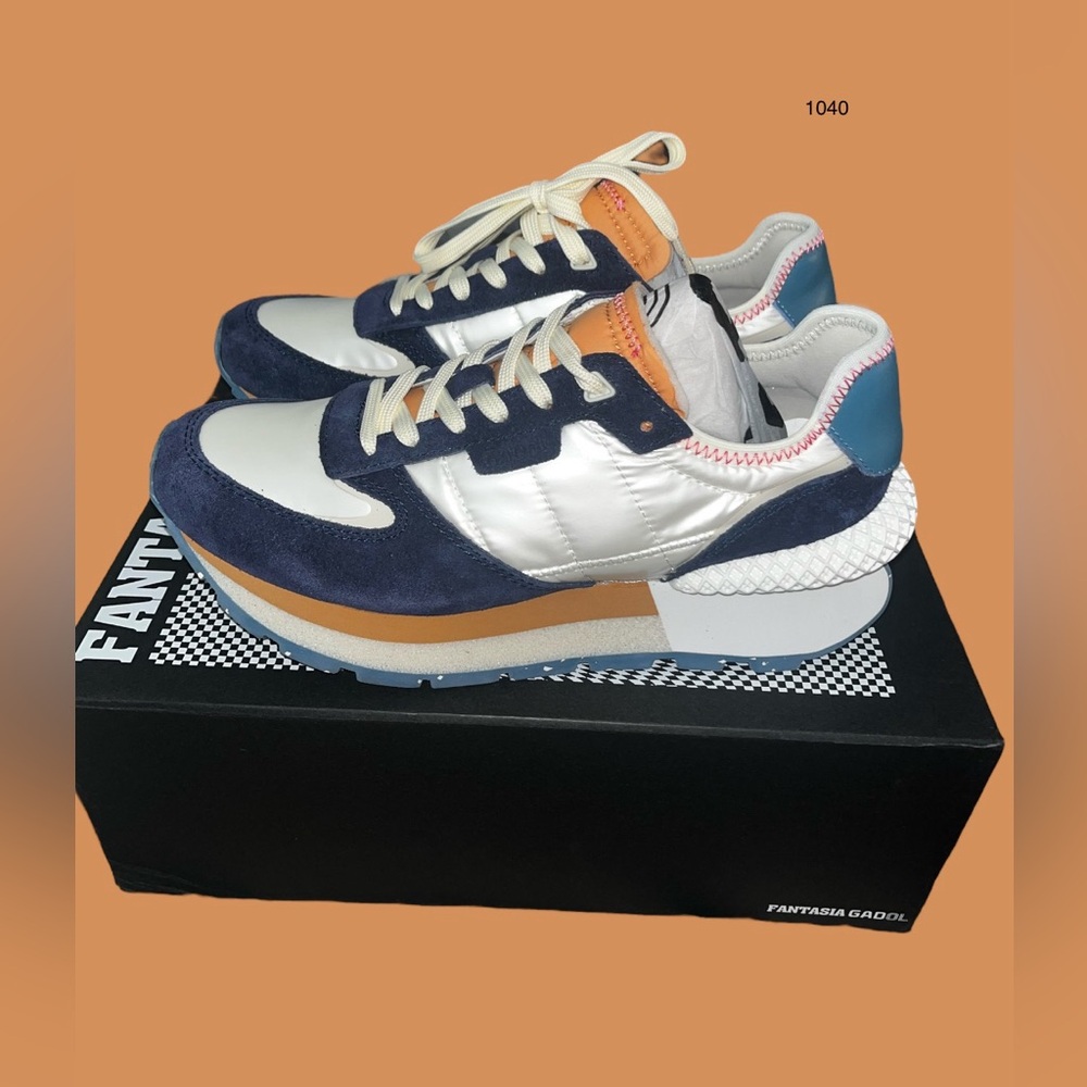 *new* Gadol by Vintage Havana Style 2 Lace-Up Sneakers